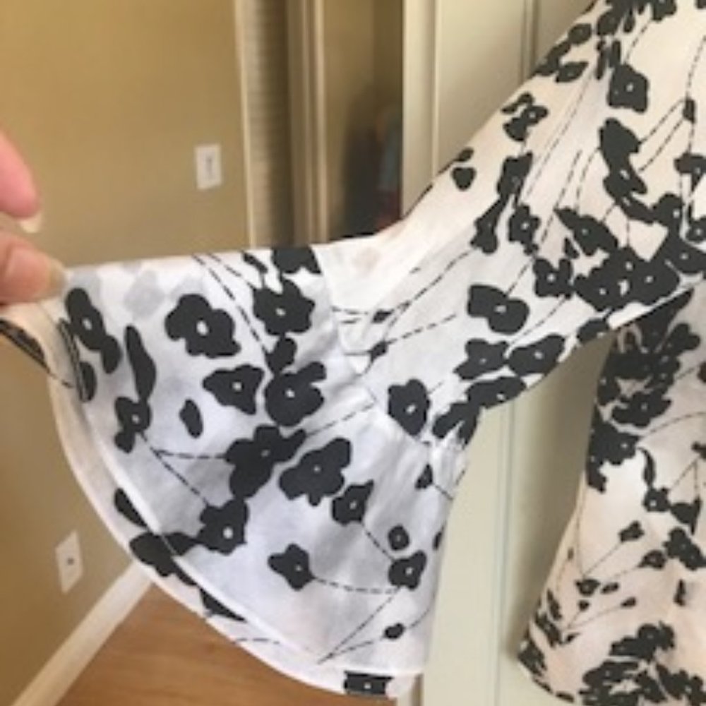 Frescara Toronto Silk Black & White Floral Top - Picture 3 of 8